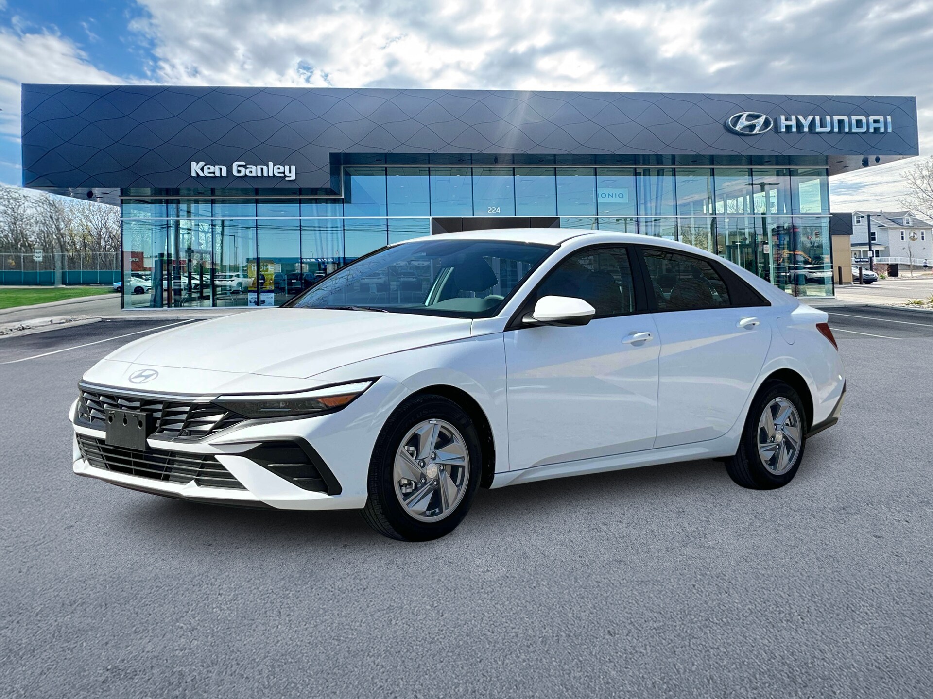 2025 Hyundai Elantra SE photo 2