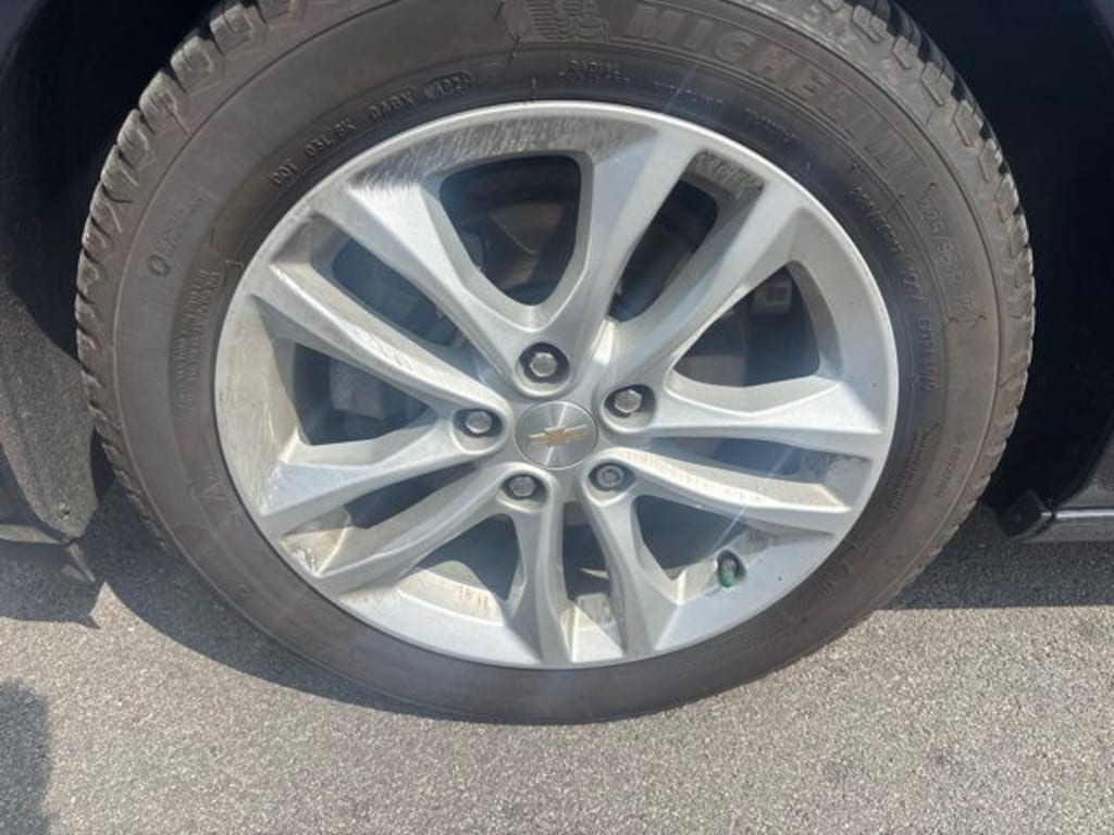 Used 2017 Chevrolet Malibu LT w/1LT Sedan