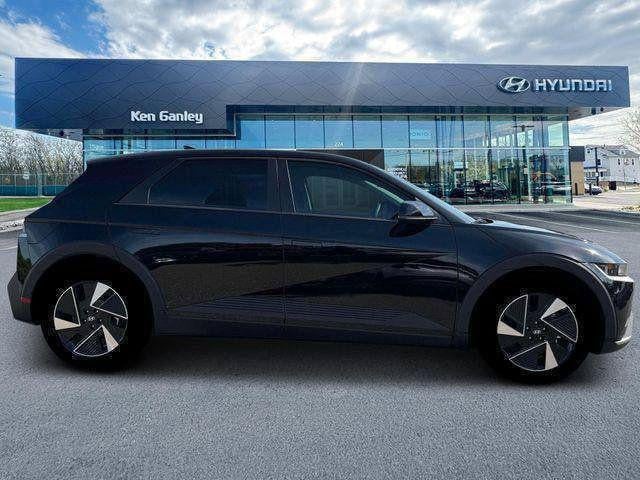 2025 Hyundai IONIQ 5 SE - Photo 9