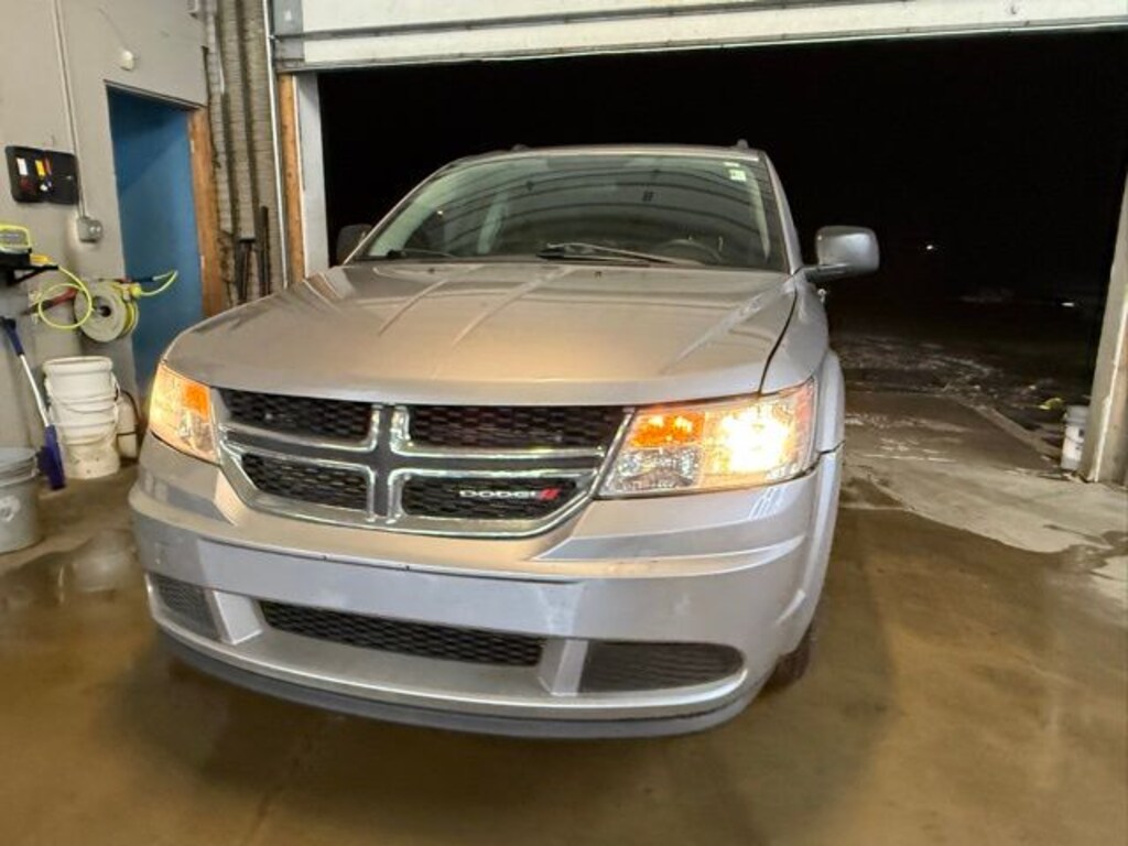 Used 2017 Dodge Journey SE SUV