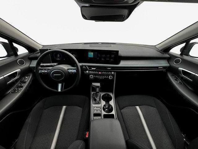 2025 Hyundai Sonata SE - Photo 16