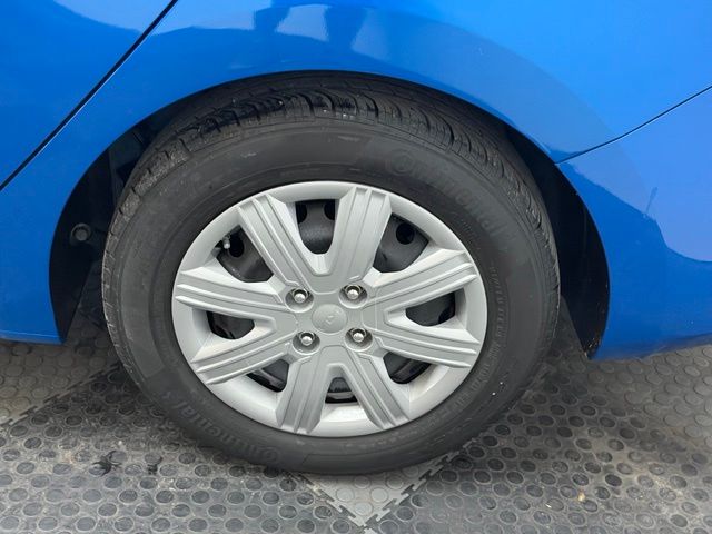 2023 Kia Rio S - Photo 12