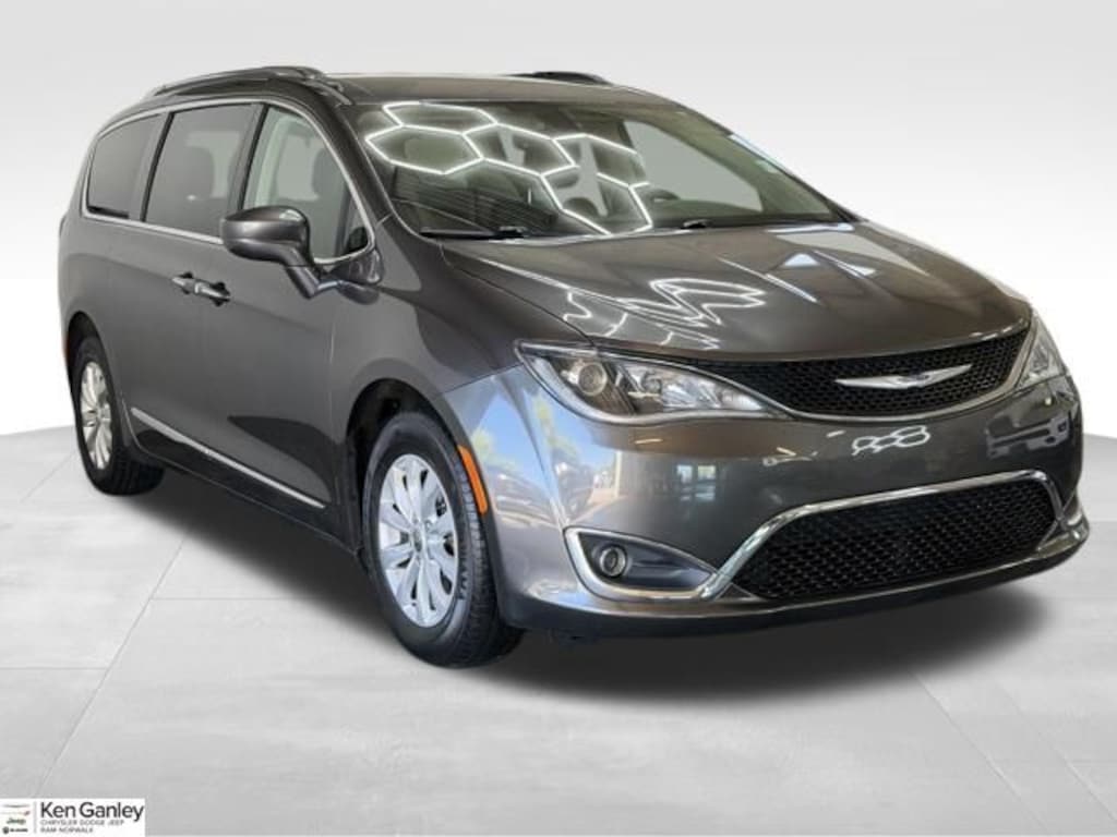 Used 2019 Chrysler Pacifica Touring L Van Passenger Van