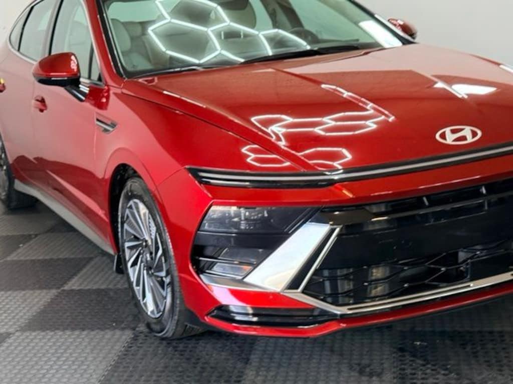 Used 2025 Hyundai Sonata Hybrid SEL Sedan