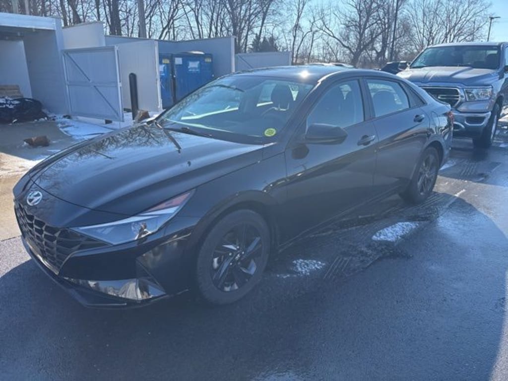 Used 2022 Hyundai Elantra SEL Sedan