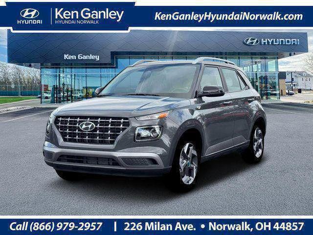2026 Hyundai Venue SEL w/ 2-Tone Roof IVT's photo
