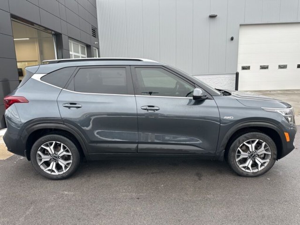 Used 2022 Kia Seltos EX SUV