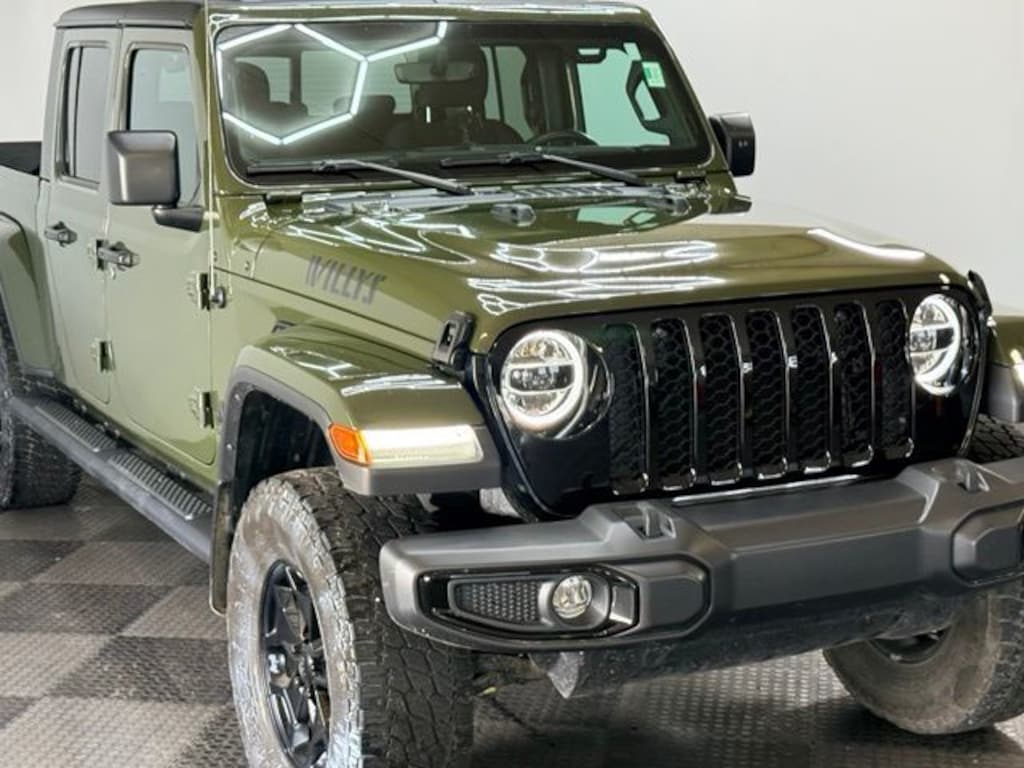 Used 2022 Jeep Gladiator Sport Truck Crew Cab