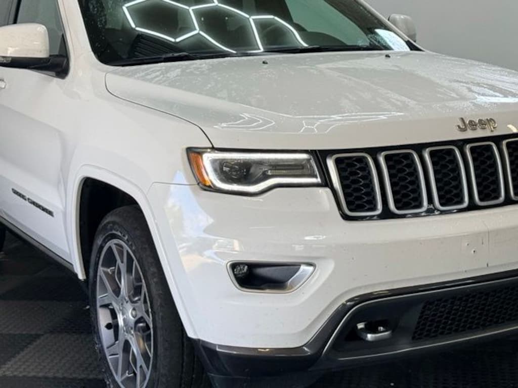 Used 2018 Jeep Grand Cherokee Limited 4x4 SUV