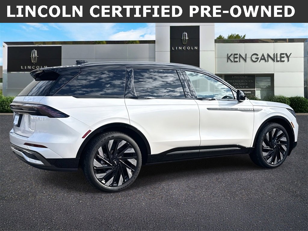 2025 Lincoln Nautilus Reserve photo 3