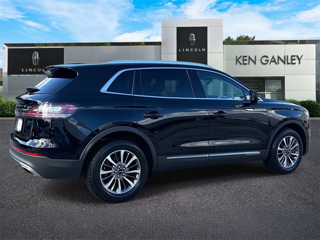 2023 Lincoln Nautilus Standard photo 3
