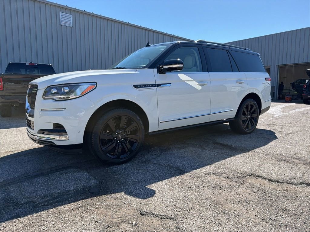 2023 Lincoln Navigator Black Label 4WD's photo