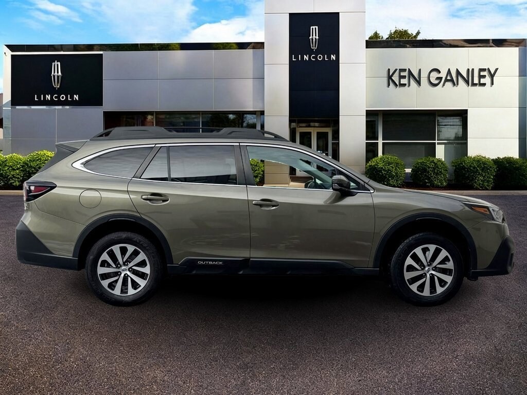 Used 2022 Subaru Outback Premium SUV