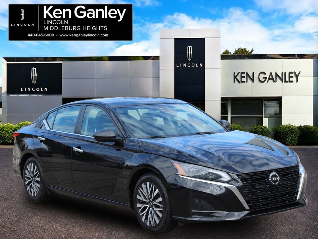 Used 2024 Nissan Altima 2.5 SV Sedan