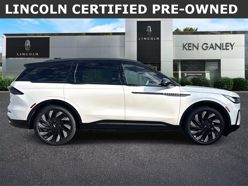 2025 Lincoln Nautilus Reserve photo 2