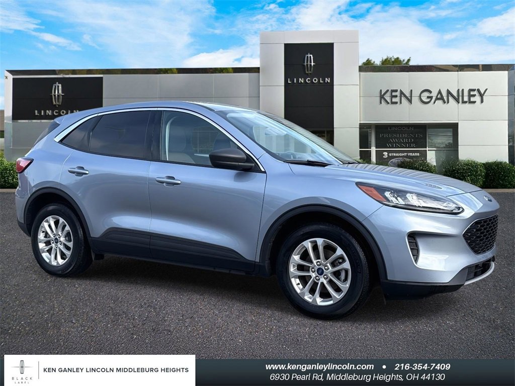 2022 Ford Escape SE's photo