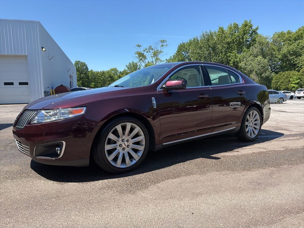 2011 Lincoln MKS AWD's photo