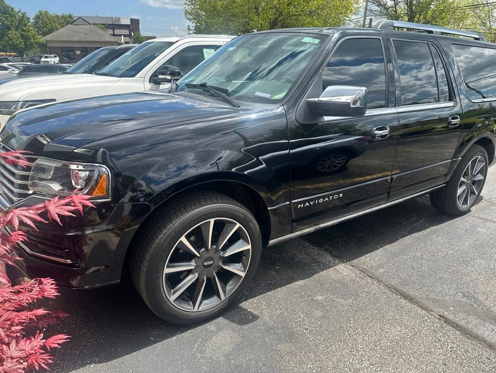 2016 Lincoln Navigator 4x4 L Reserve's photo