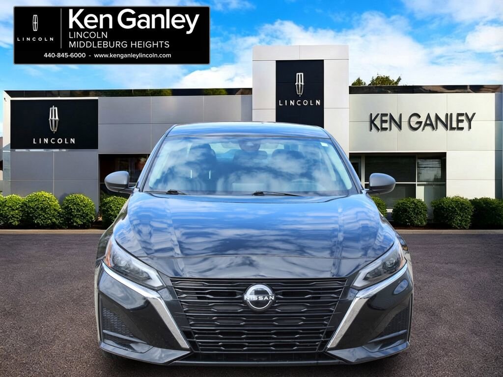 Used 2024 Nissan Altima 2.5 SV Sedan