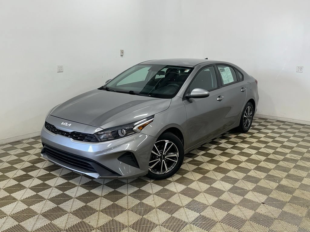2022 Kia Forte LXS AT's photo