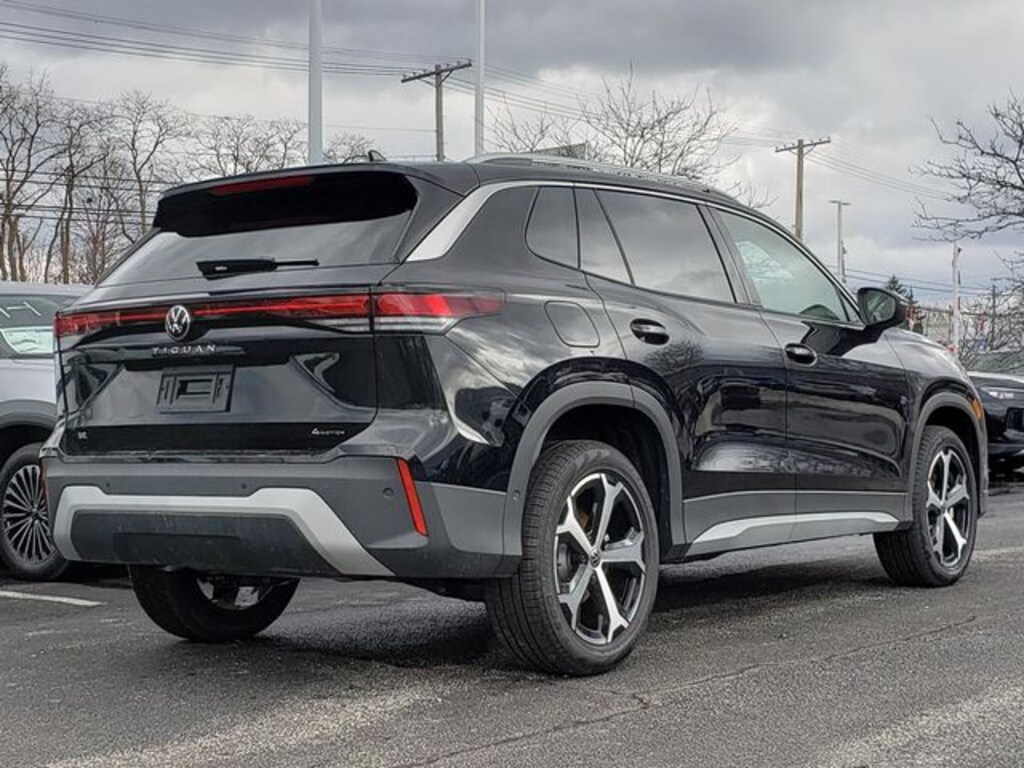 New 2026 Volkswagen Tiguan 2.0T SE SUV