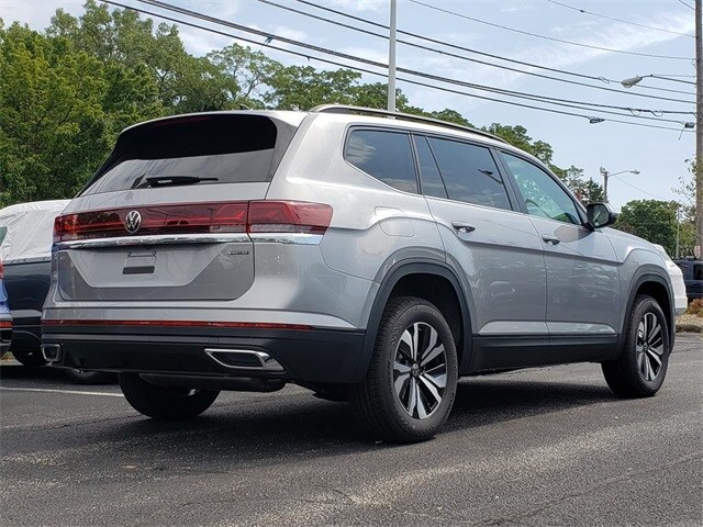 2026 Volkswagen Atlas SE photo 3