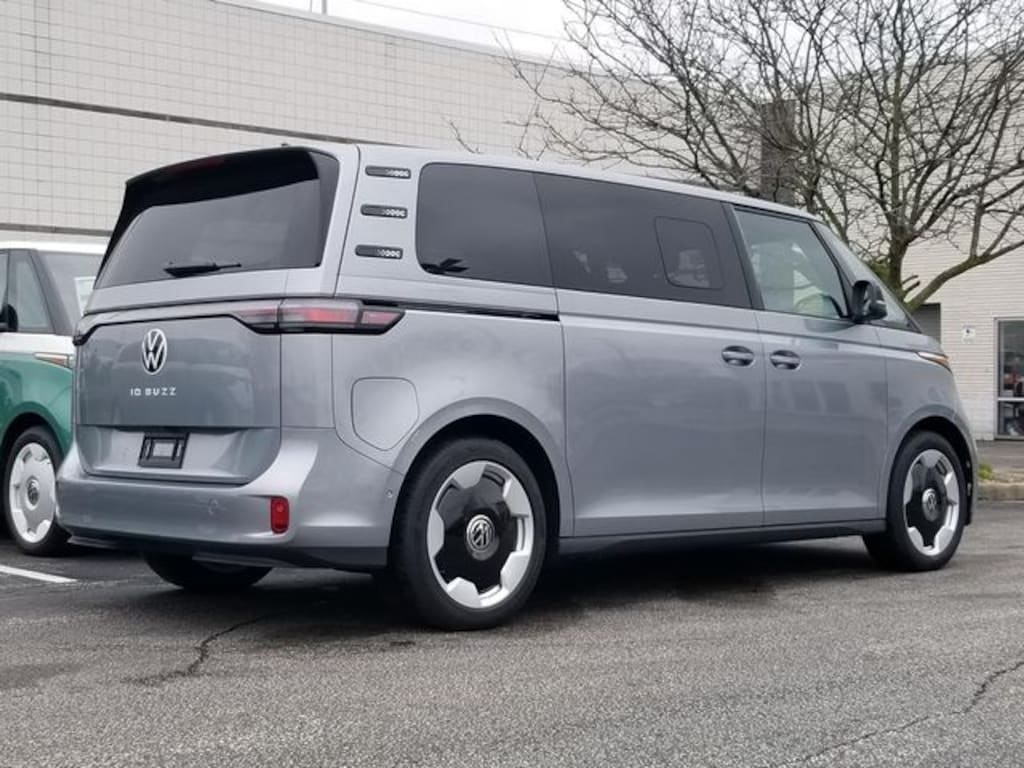 New 2025 Volkswagen ID. Buzz Pro S Van Passenger Van