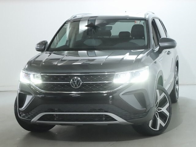 2022 Volkswagen Taos SEL photo 2