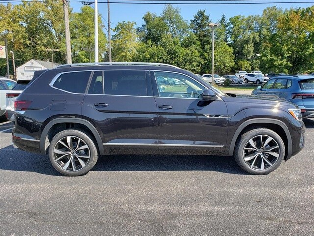 2026 Volkswagen Atlas SEL Premium R-Line photo 2