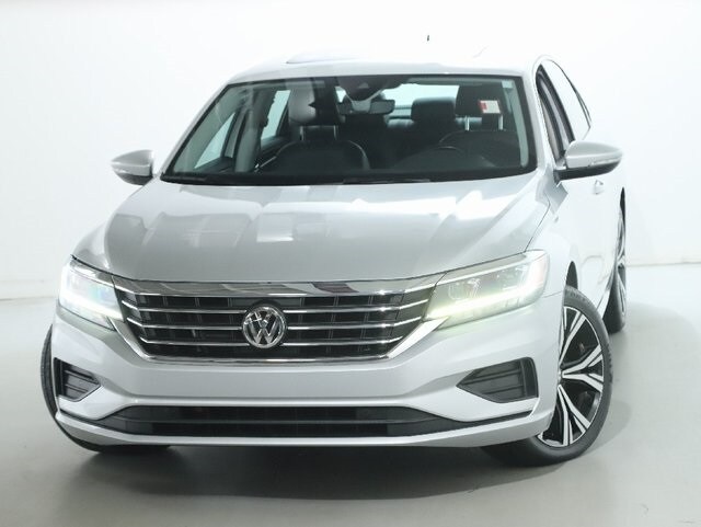 2020 Volkswagen Passat 2.0T SEL photo 3