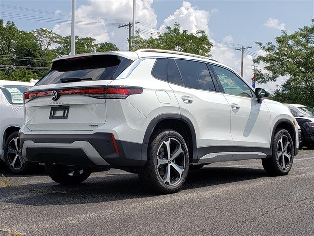 2025 Volkswagen Tiguan SE photo 2