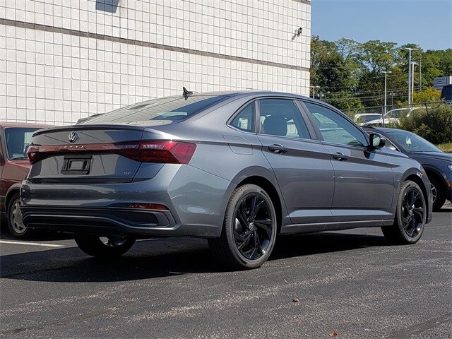 2025 Volkswagen Jetta 1.5T SE photo 3