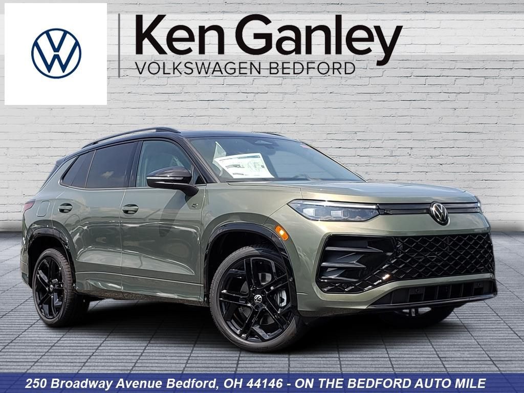 New 2026 Volkswagen Tiguan SE R-Line Black SUV