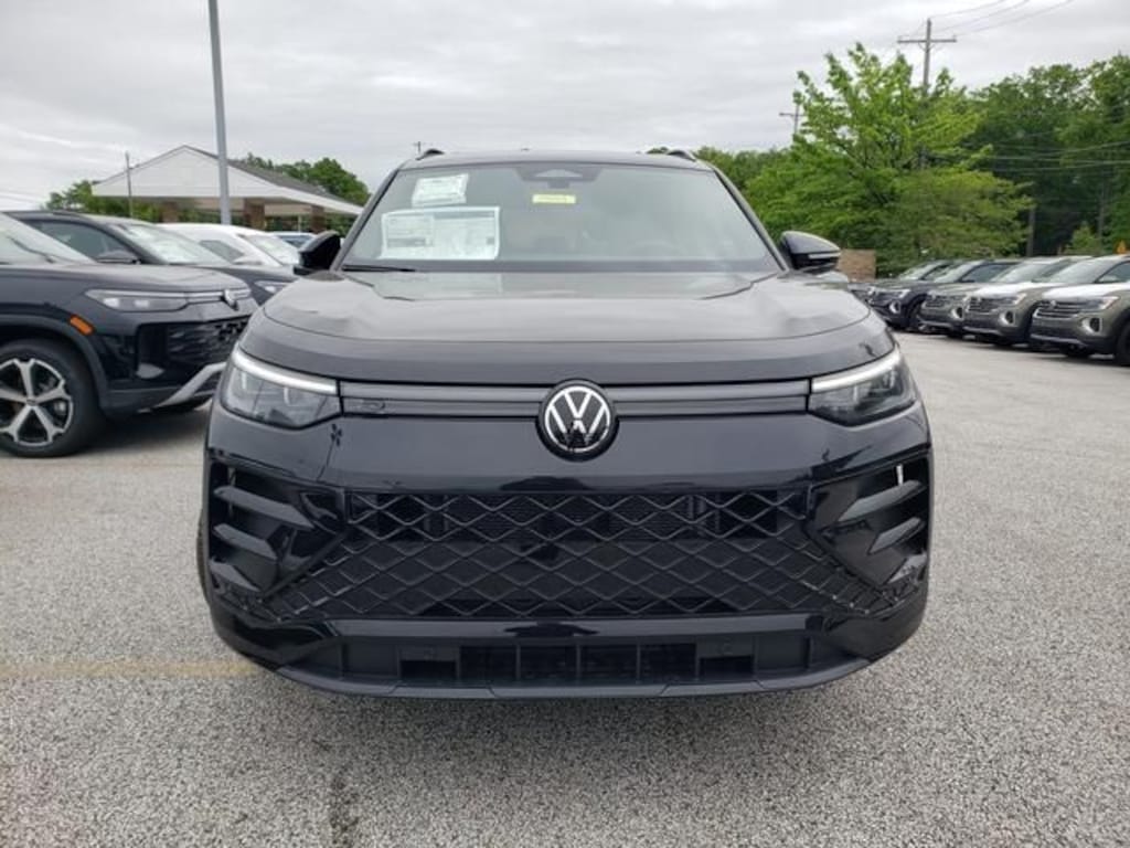 New 2026 Volkswagen Tiguan 2.0T SE R-Line Black SUV