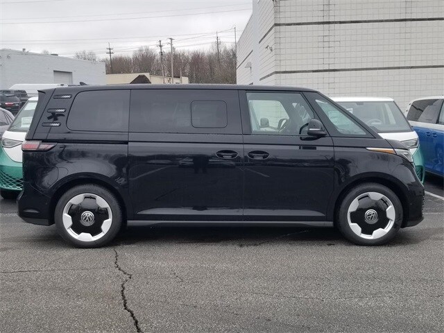 2025 Volkswagen ID. Buzz Pro S photo 2