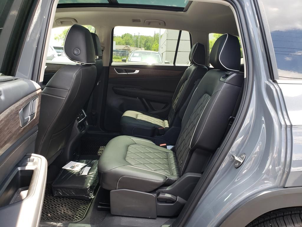 2026 Volkswagen Atlas SEL Premium R-Line - Photo 8