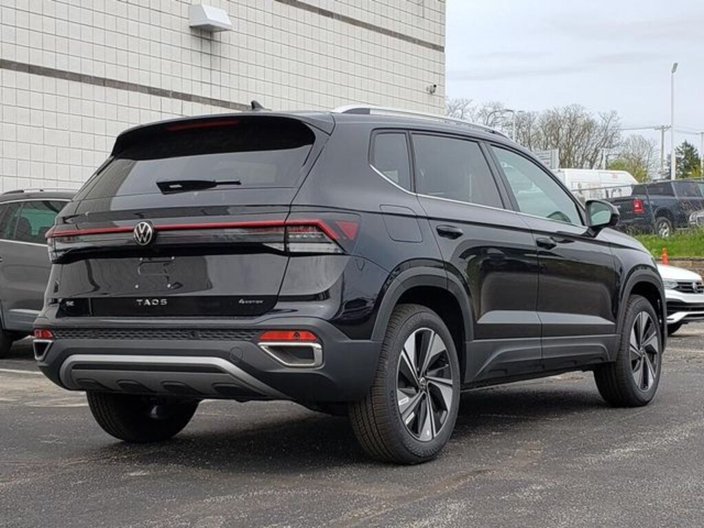 New 2026 Volkswagen Taos 1.5T SE SUV