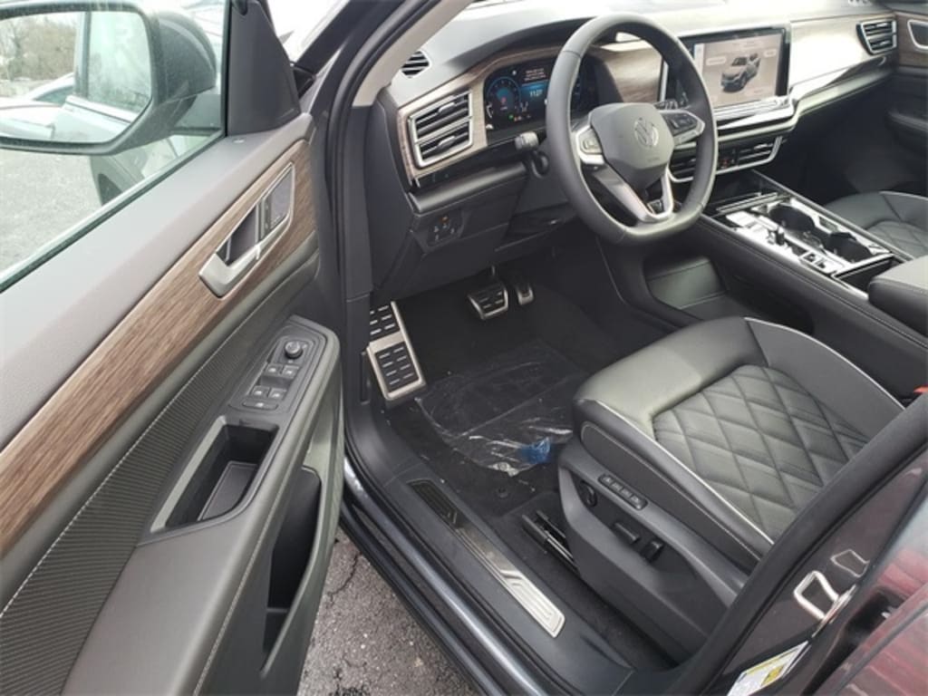 New 2025 Volkswagen Atlas 2.0T SEL Premium R-Line SUV