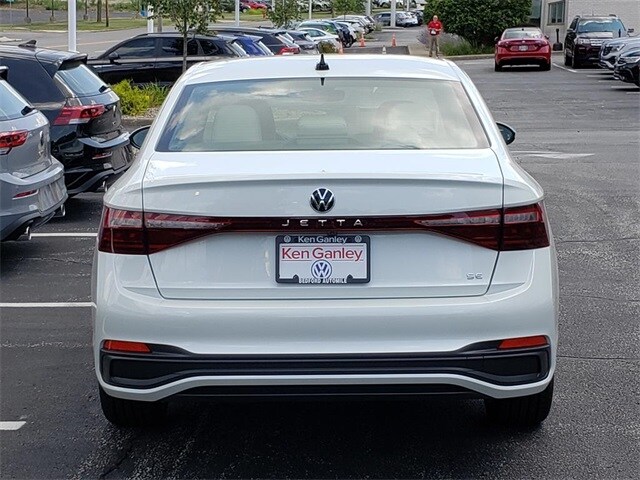 2025 Volkswagen Jetta 1.5T SE photo 4