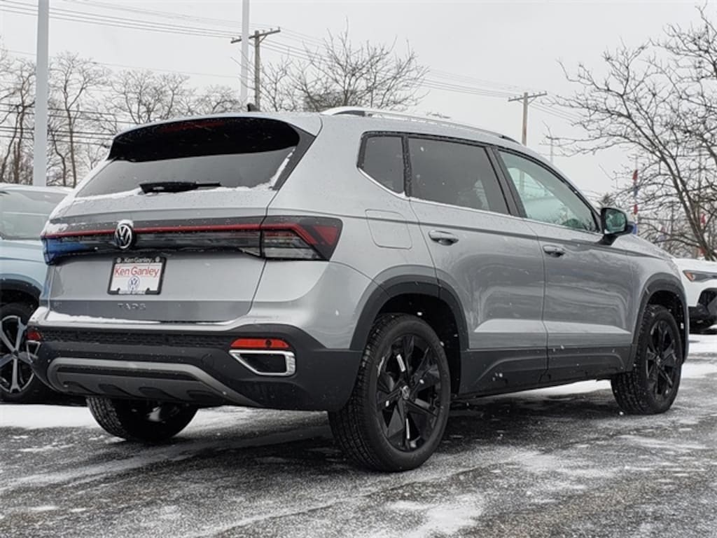 New 2026 Volkswagen Taos 1.5T SE SUV