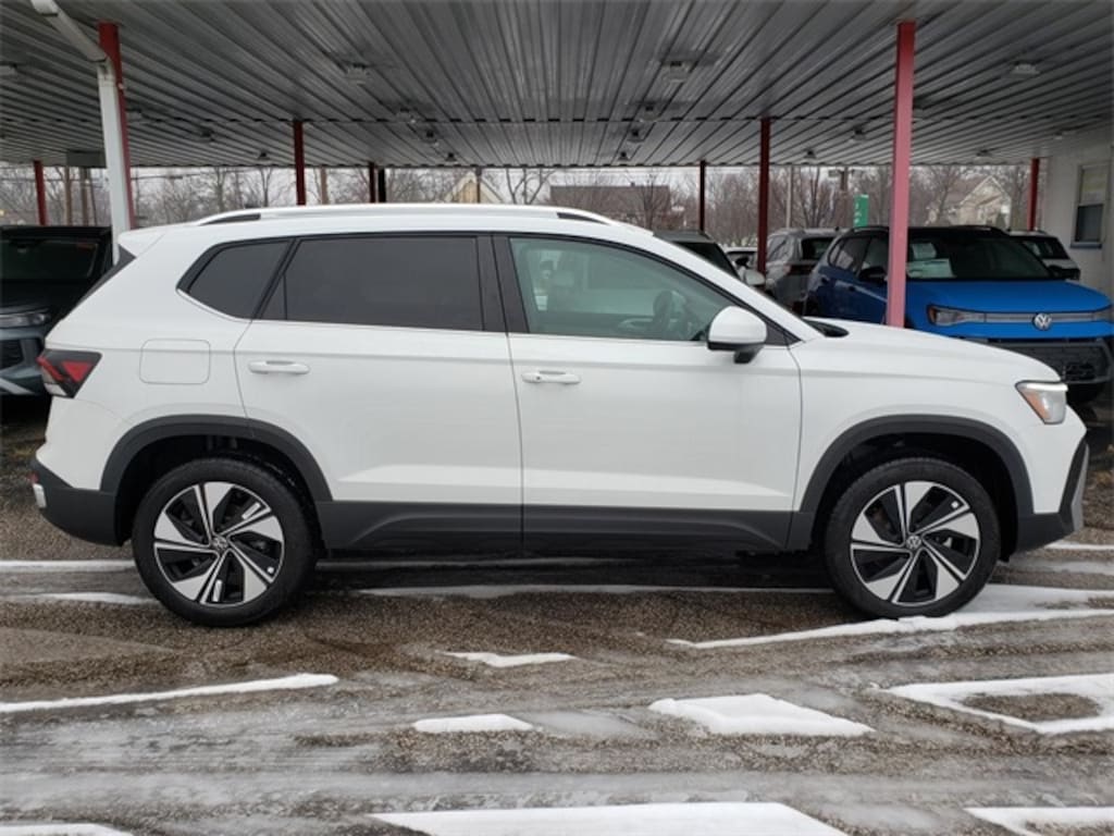 New 2026 Volkswagen Taos 1.5T SE SUV