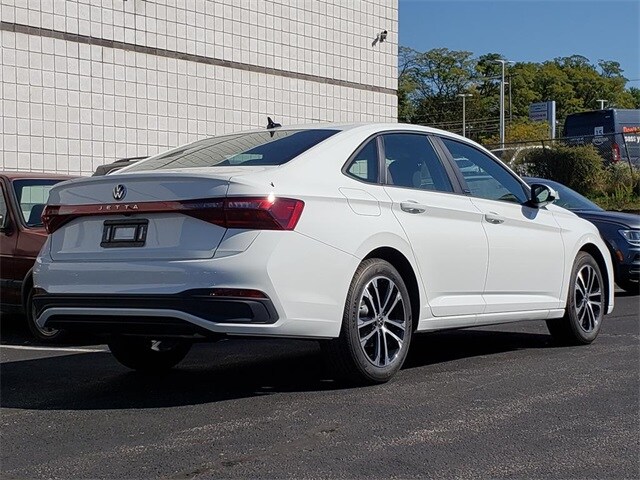 2026 Volkswagen Jetta 1.5T Sport photo 3