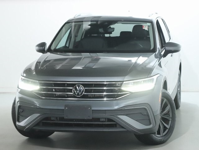 2023 Volkswagen Tiguan SE photo 2