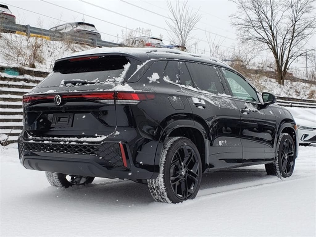 New 2026 Volkswagen Tiguan 2.0T SE R-Line Black SUV