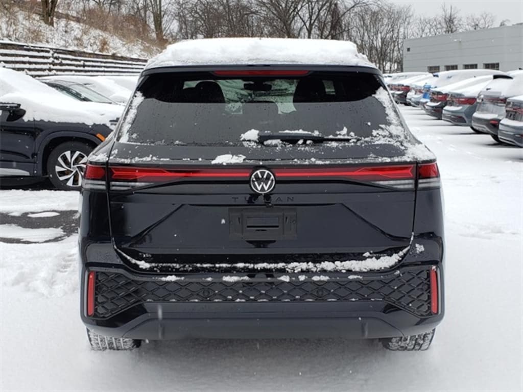 New 2026 Volkswagen Tiguan 2.0T SE R-Line Black SUV