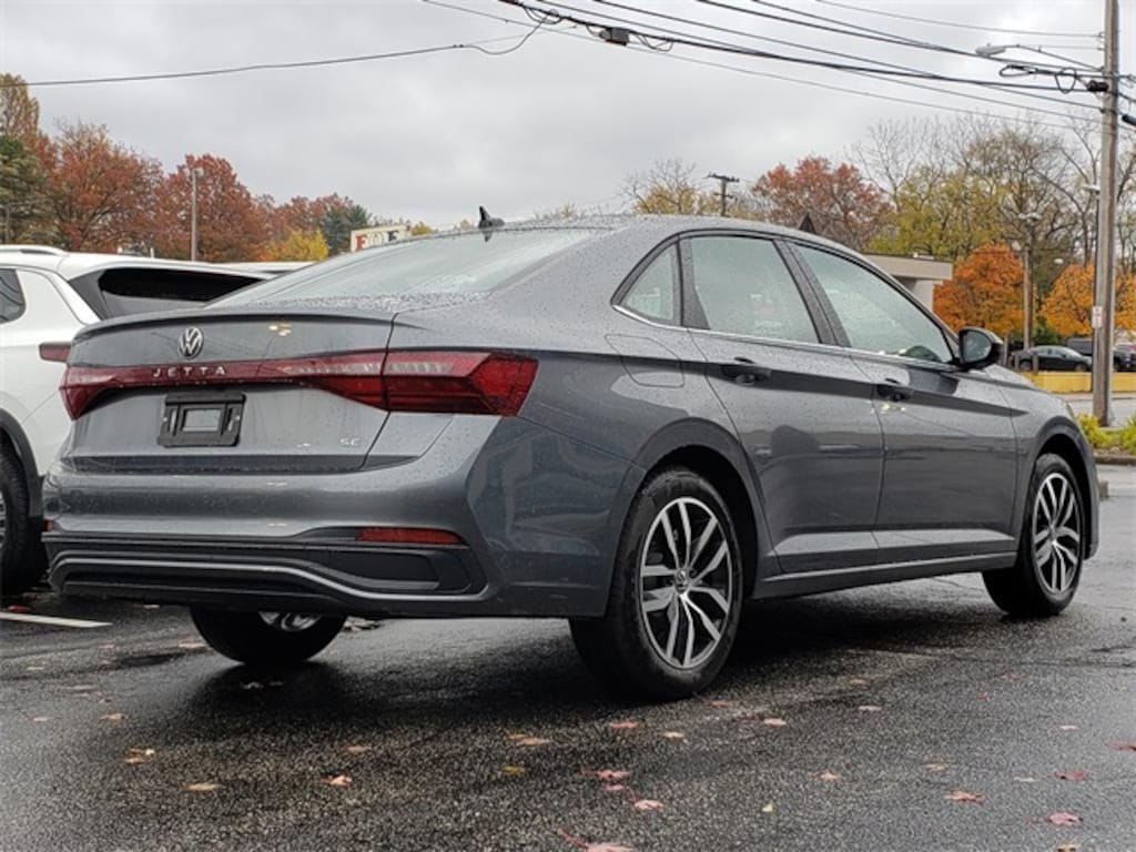 New 2026 Volkswagen Jetta 1.5T SE Sedan