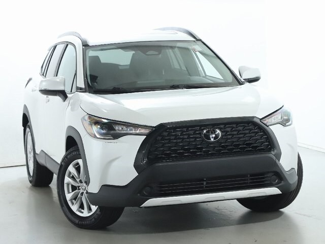 2023 Toyota Corolla Cross LE photo 2