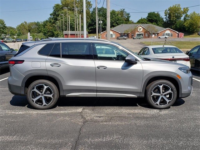 2025 Volkswagen Tiguan SE photo 3