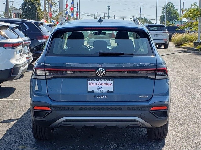 2025 Volkswagen Taos S photo 4
