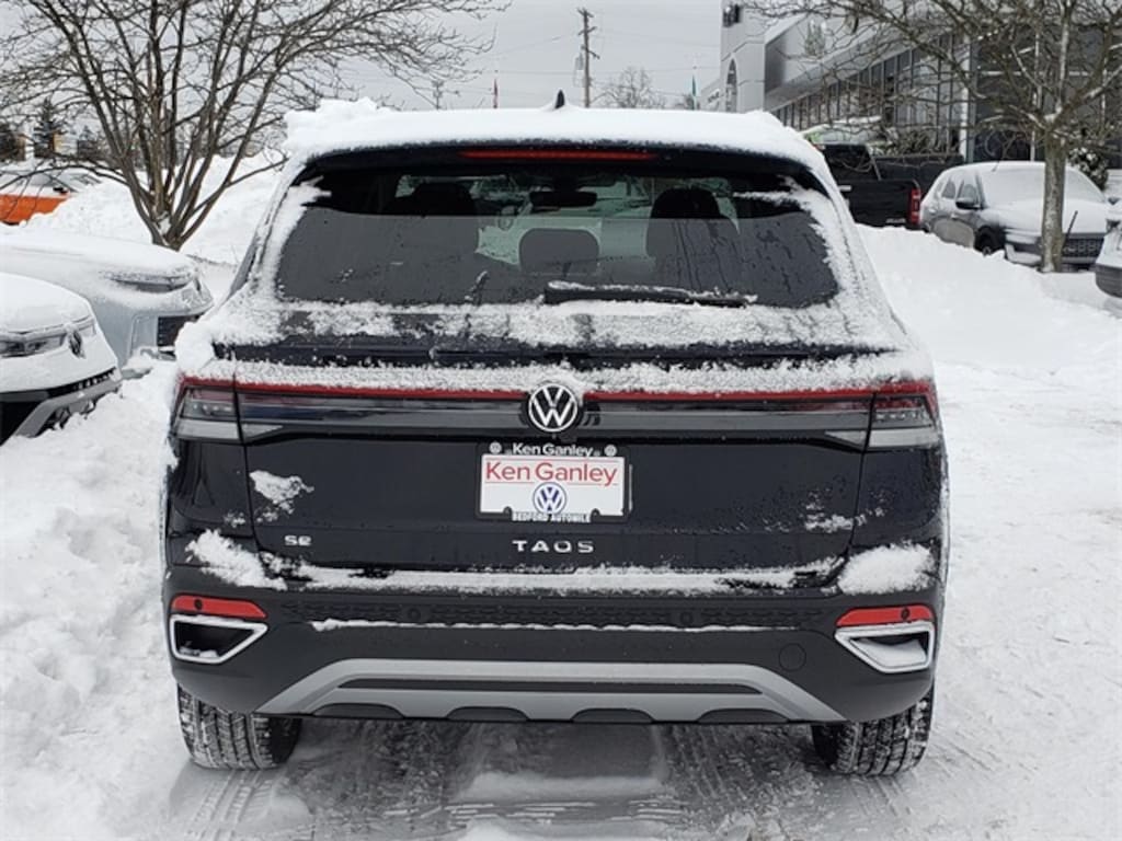 New 2026 Volkswagen Taos 1.5T SE SUV